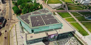 Musiikkitalon katolle on asennettu Helsingin ydinkeskustan suurin aurinkovoimala
